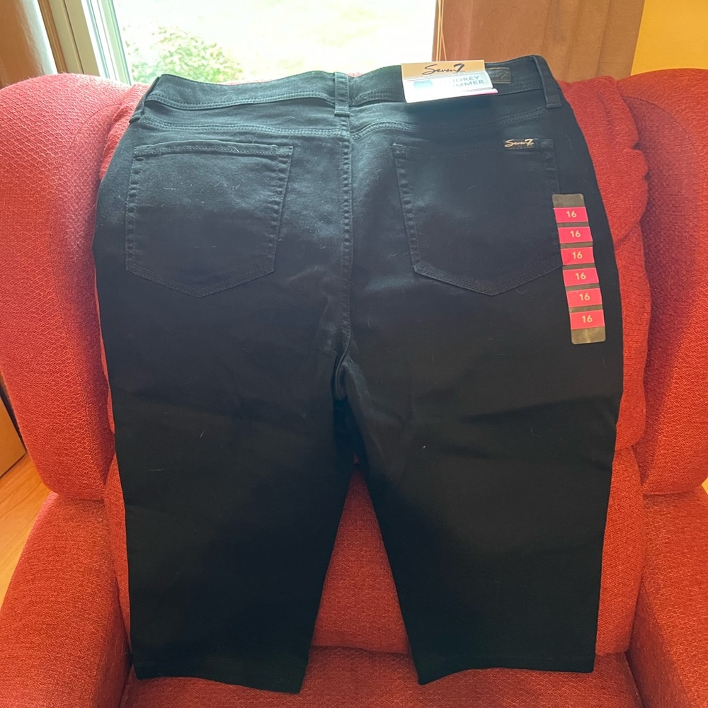 Black Audrey Skimmer capris